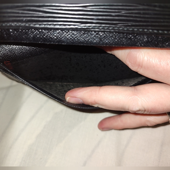 Louis Vuitton GUC+ Epi Porte-Monnaie Billets Tresor Wallet Black (W168) - Picture 9 of 13